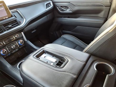 Used 2021 GMC Yukon SLT image 13
