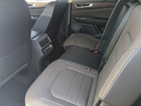 New 2026 Volkswagen Atlas SEL image 17