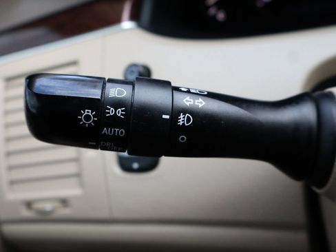 Used 2009 Toyota Avalon Limited image 32