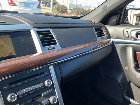 Used 2010 Lincoln MKS AWD image 12