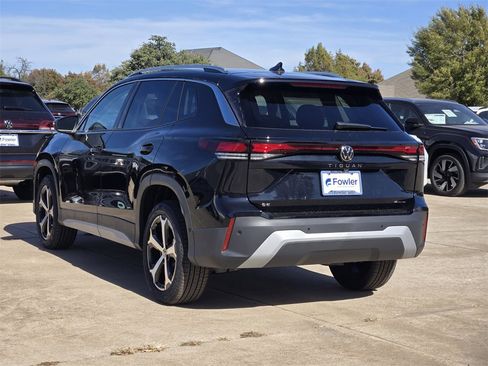 New 2026 Volkswagen Tiguan SE image 3