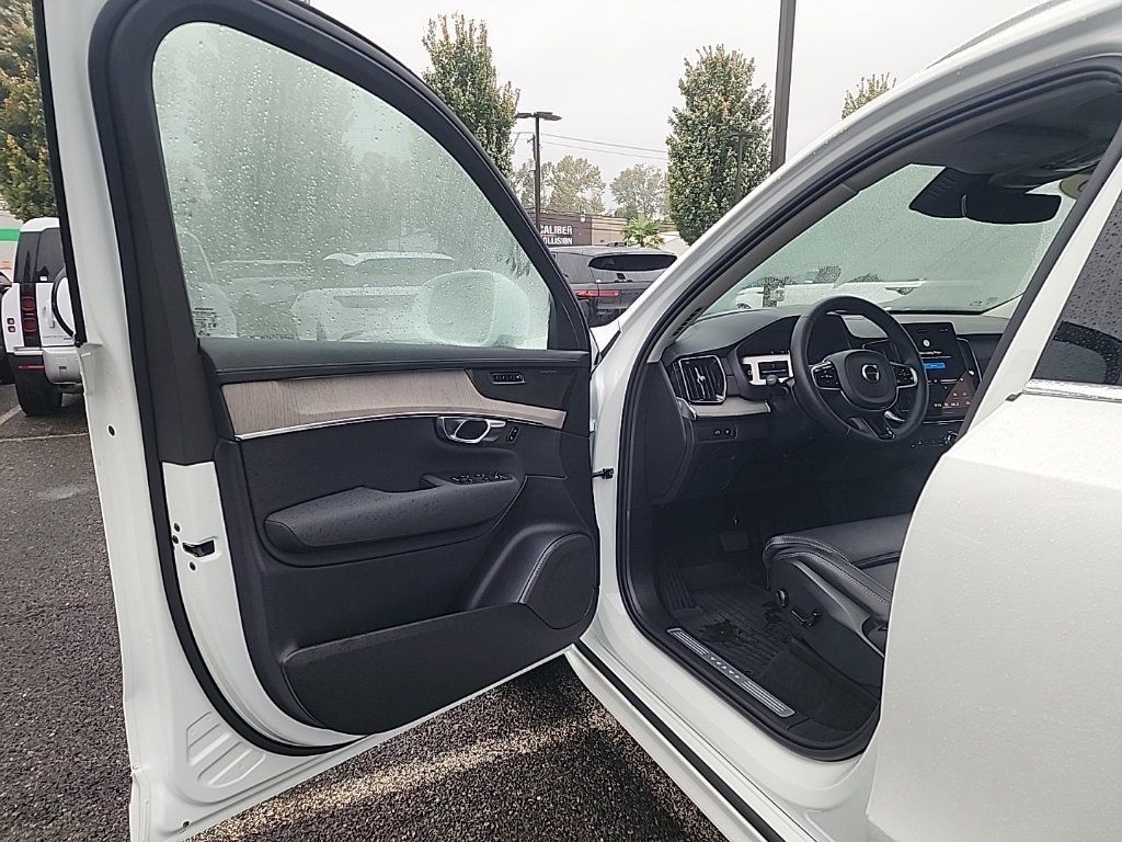 Used 2025 Volvo XC90 T8 Ultra w/ Protection Package Premier AWD/4WD image 8