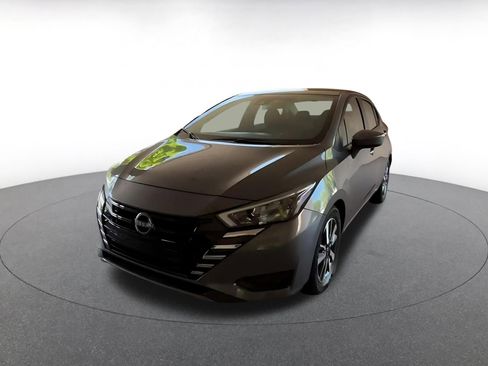 Used 2025 Nissan Versa SV FWD image 4