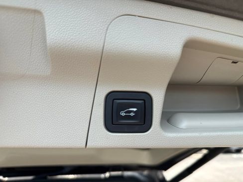 Used 2019 GMC Acadia Denali w/ Technology Package AWD/4WD image 10