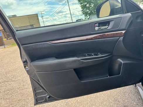 Used 2013 Subaru Legacy 2.5i Limited AWD/4WD image 22