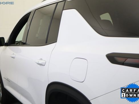 Used 2025 Chevrolet Traverse LT image 10