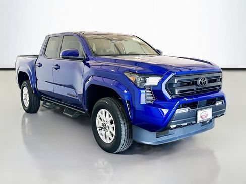 Used 2025 Toyota Tacoma SR5 RWD image 3