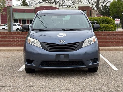 Used 2017 Toyota Sienna L FWD image 7
