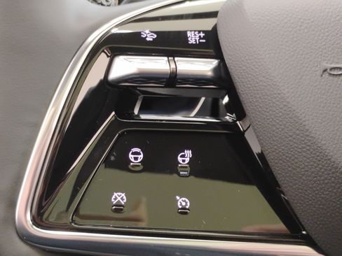 New 2025 Cadillac Lyriq Sport image 36