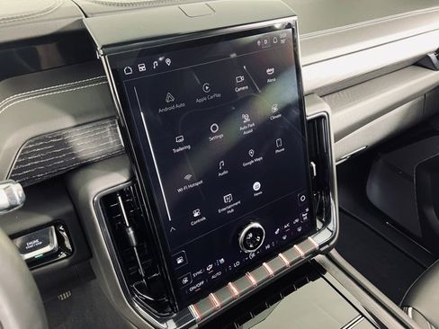 Used 2025 GMC Yukon AT4 Ultimate image 31