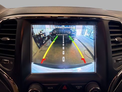 Used 2018 Jeep Grand Cherokee High Altitude AWD/4WD image 19