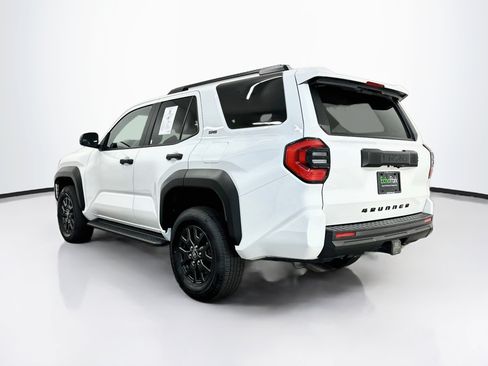 Used 2025 Toyota 4Runner SR5 AWD/4WD image 5