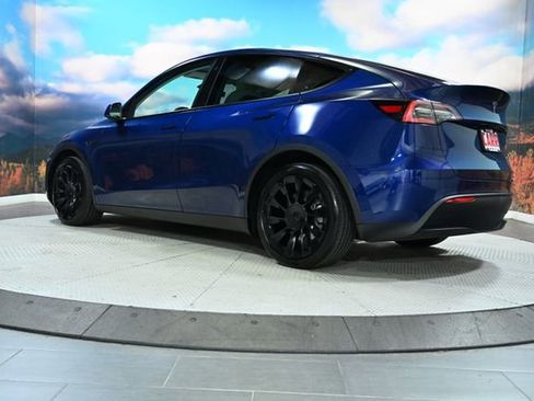 Used 2021 Tesla Model Y Long Range image 5