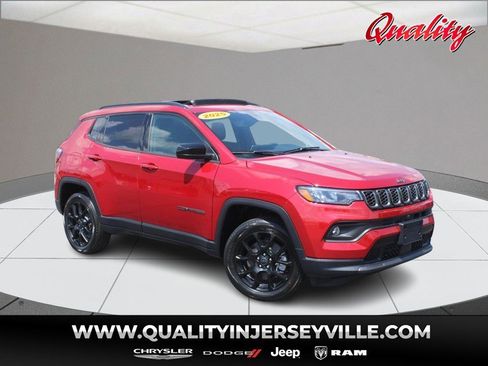 New 2025 Jeep Compass Latitude w/ Sun & Sound Group AWD/4WD image 1