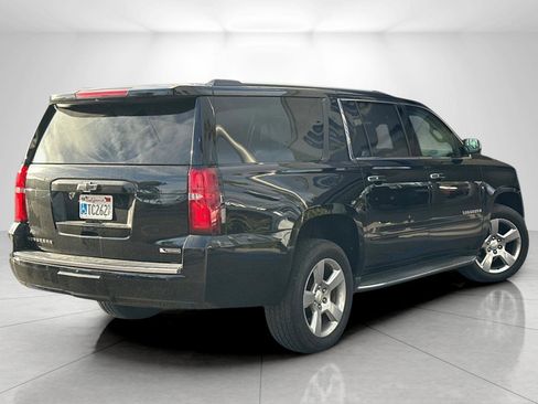 Used 2017 Chevrolet Suburban Premier image 2