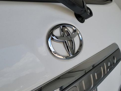 Used 2016 Toyota Sequoia Limited w/ Safety & Convenience Package RWD image 9