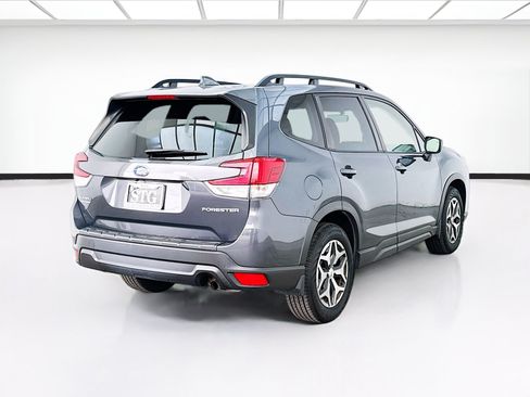 Used 2023 Subaru Forester Premium w/ Popular Package #2 AWD/4WD image 4