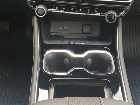 New 2026 Chevrolet Traverse High Country w/ LPO, Floor Liner Package AWD/4WD image 13