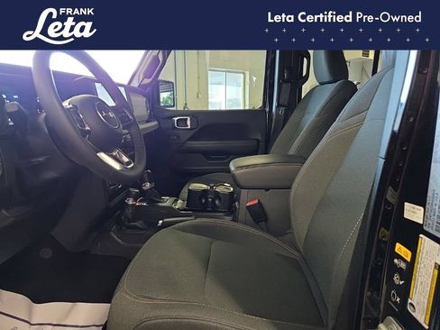 Used 2024 Jeep Wrangler Unlimited Sahara w/ Technology Group AWD/4WD image 13