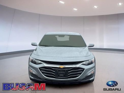 Used 2025 Chevrolet Malibu LT FWD image 2
