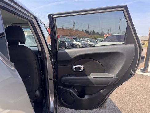 Used 2018 Kia Soul + image 21