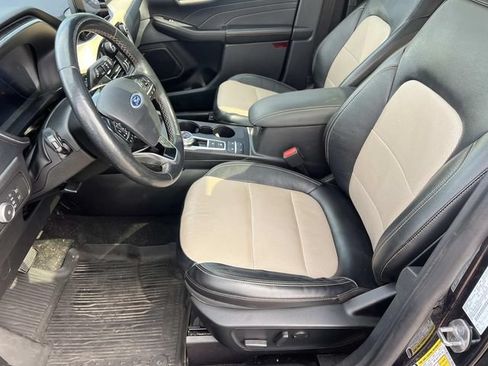 Certified 2021 Ford Escape Titanium w/ Titanium Elite Package AWD/4WD image 7