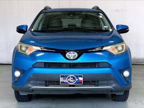 Used 2018 Toyota RAV4 XLE w/ Plus Extra Value Package FWD image 3
