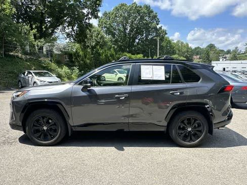 Used 2022 Toyota RAV4 XSE AWD/4WD image 2