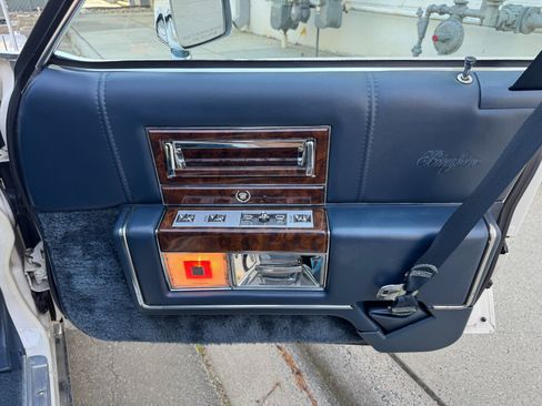 Used 1991 Cadillac Brougham image 50