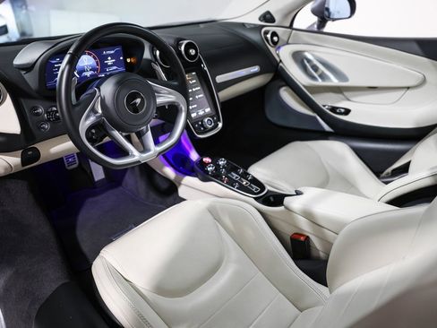 Used 2023 McLaren GT Base image 26