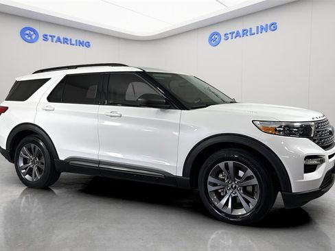 Used 2021 Ford Explorer XLT w/ Equipment Group 202A image 12