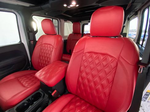 Used 2022 Jeep Wrangler Unlimited Sport w/ Sun And Sound Package image 21