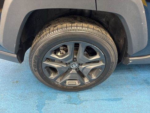 Used 2024 Toyota RAV4 Adventure AWD/4WD image 5