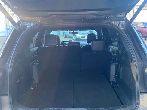 Used 2018 Ford Explorer Limited image 8