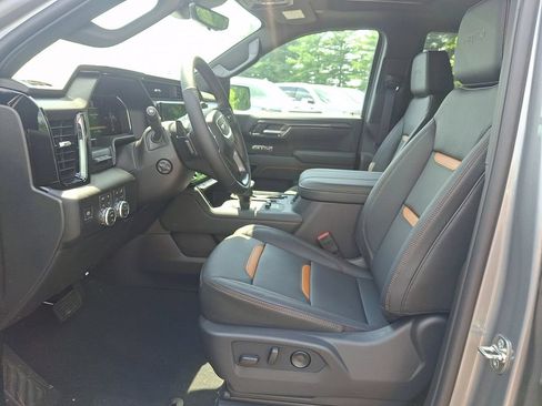 New 2026 GMC Sierra 1500 AT4 w/ AT4 Premium Package AWD/4WD image 9