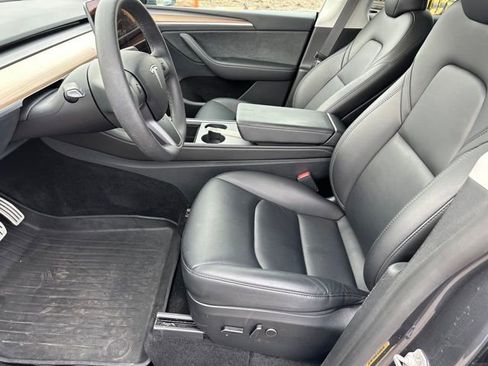 Used 2023 Tesla Model Y Performance image 18