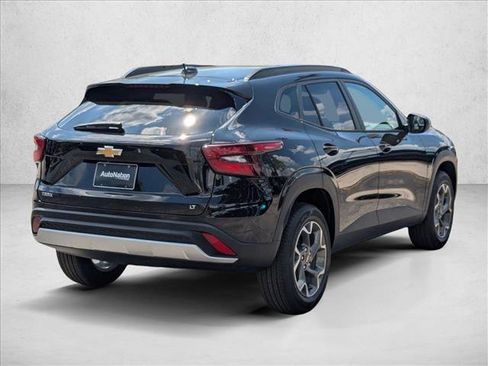 New 2026 Chevrolet Trax LT w/ Driver Confidence Package FWD image 2