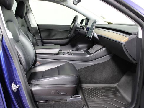 Used 2021 Tesla Model Y Long Range image 11