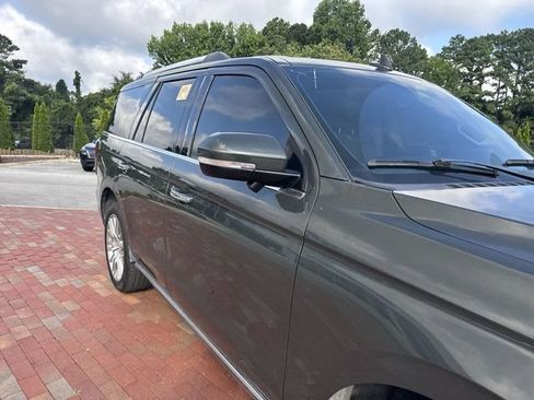 Used 2023 Ford Expedition Limited RWD image 18