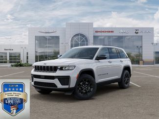 New 2026 Jeep Grand Cherokee Altitude AWD/4WD video 1