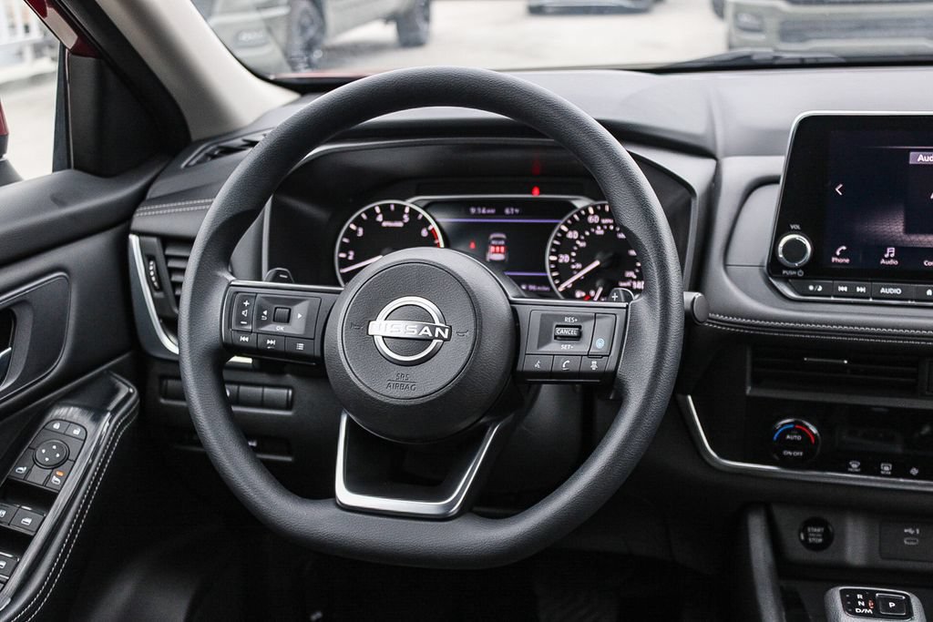 Used 2024 Nissan Rogue SV FWD image 16