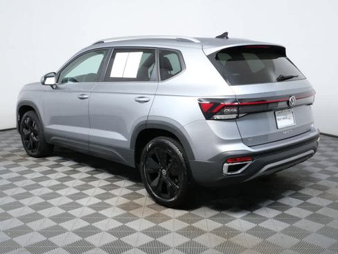 Certified 2025 Volkswagen Taos SE w/ Black Wheel Package FWD image 25