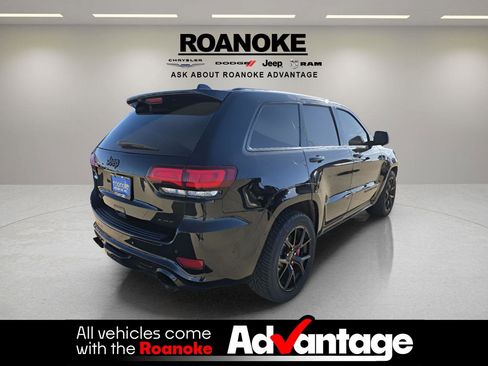 Used 2018 Jeep Grand Cherokee SRT image 9