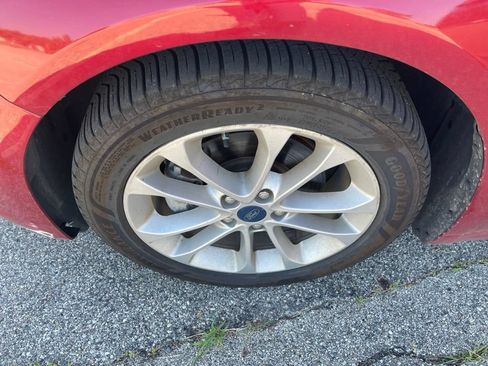 Used 2020 Ford Fusion SE FWD image 19