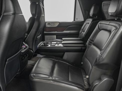 Used 2021 Lincoln Navigator L Reserve w/ Luxury Package AWD/4WD image 38