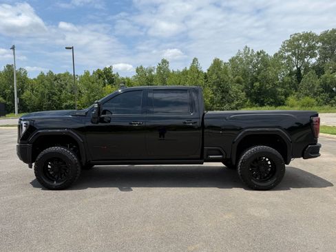 Used 2026 GMC Sierra 2500 AT4 w/ AT4 Premium Plus Package AWD/4WD image 8