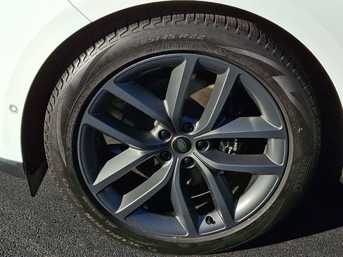 Used 2024 Land Rover Range Rover Sport SE image 9