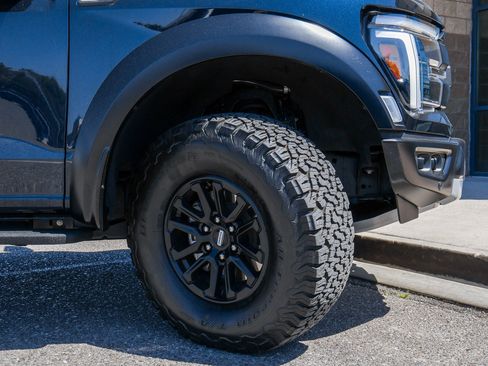 Used 2025 Ford F150 Raptor AWD/4WD image 13