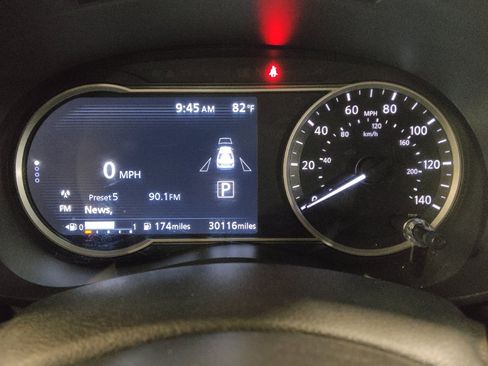 Used 2025 Nissan Versa SR w/ Trunk Package FWD image 23