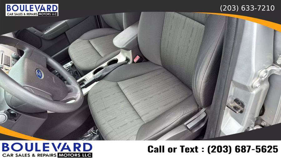 Used 2010 Ford Focus SE FWD image 23